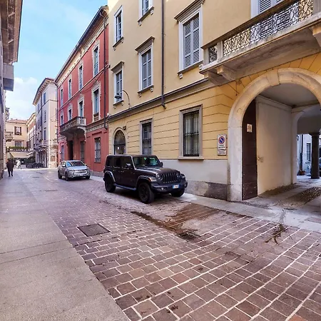 Apartment Yellow Stone Como