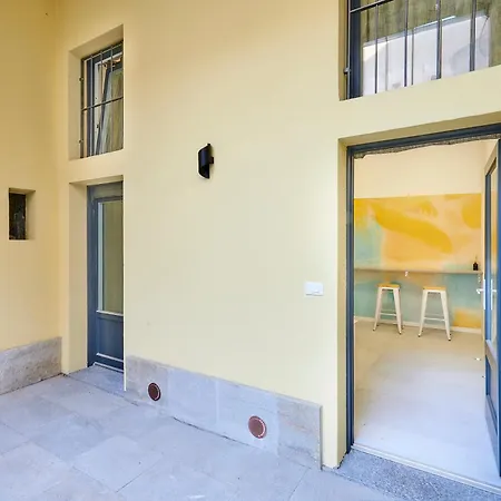 Yellow Stone Apartment *