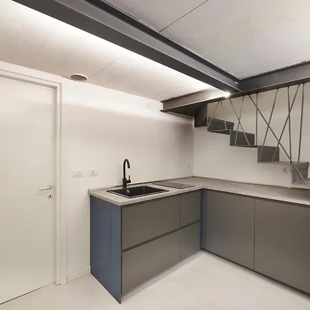 Yellow Stone Apartment *